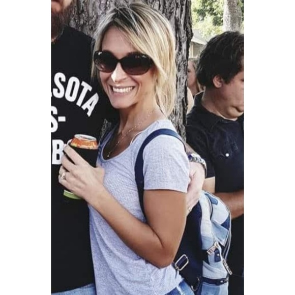 Meet Nichole ♡ Posh Ambassador ♡ - Picture 4 of 6